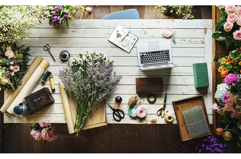 flower-office-shop-arrangement