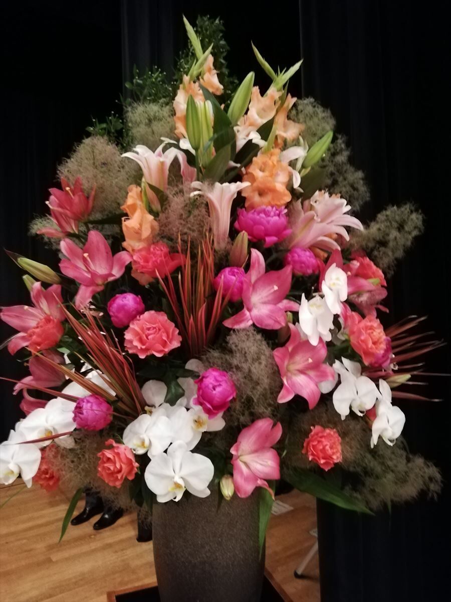 豪華な生け込み