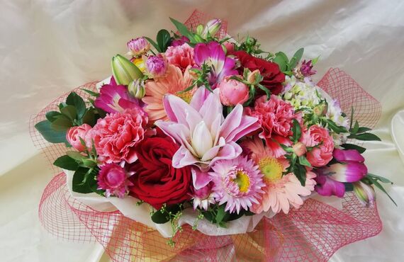 河内長野にある花屋フラワーショップ七彩がリクエストにお応えいたします